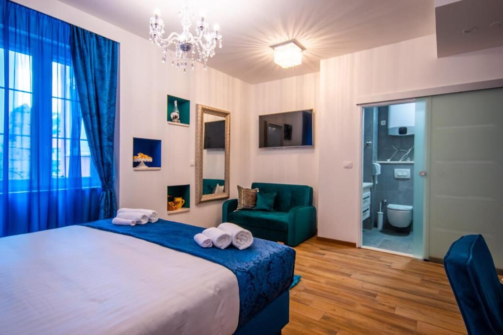 Dvokrevetna soba s dodatnim krevetom at Center Luxury Rooms 1 in Split